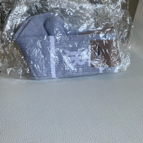 BURBERRY Monogram Motif Intarsia Socks In Pebble Grey Size M UNISEX - Picture 8 of 8